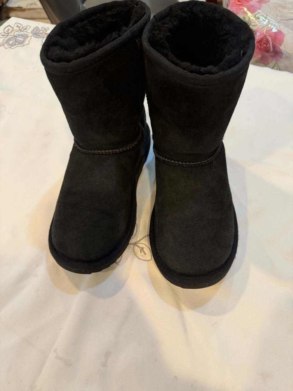 UGG Classic II Short Boots Black Suede Shearling Lined - Picture 2 of 8